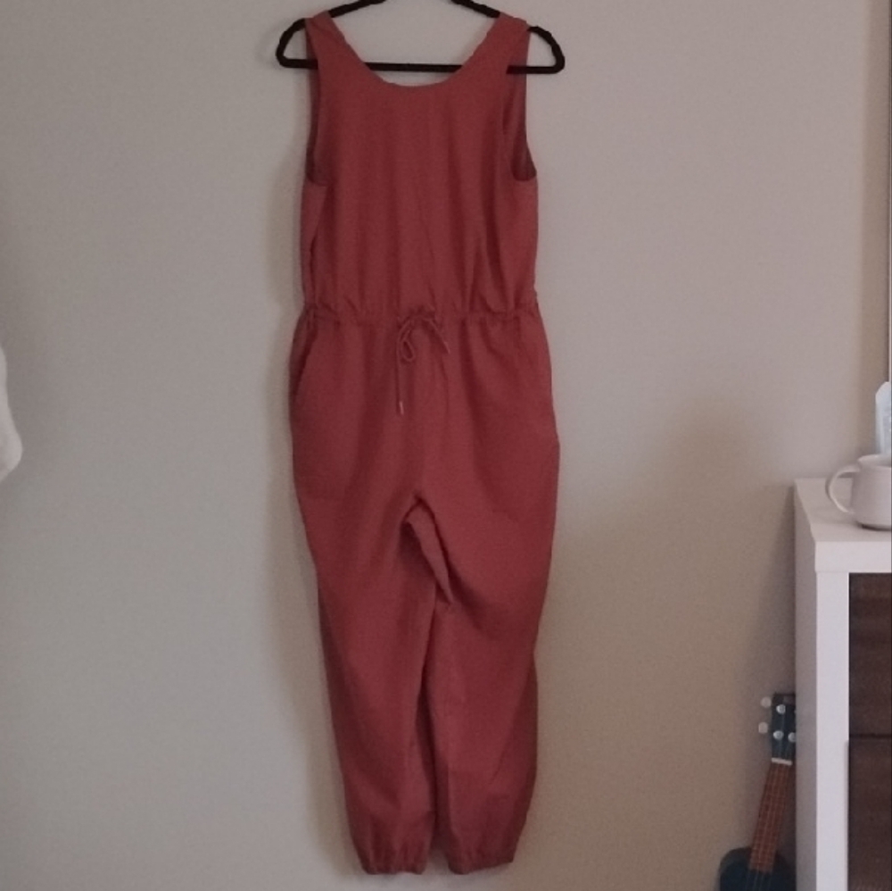 Old Navy Sleevless Quick Dry Jumpsuit M